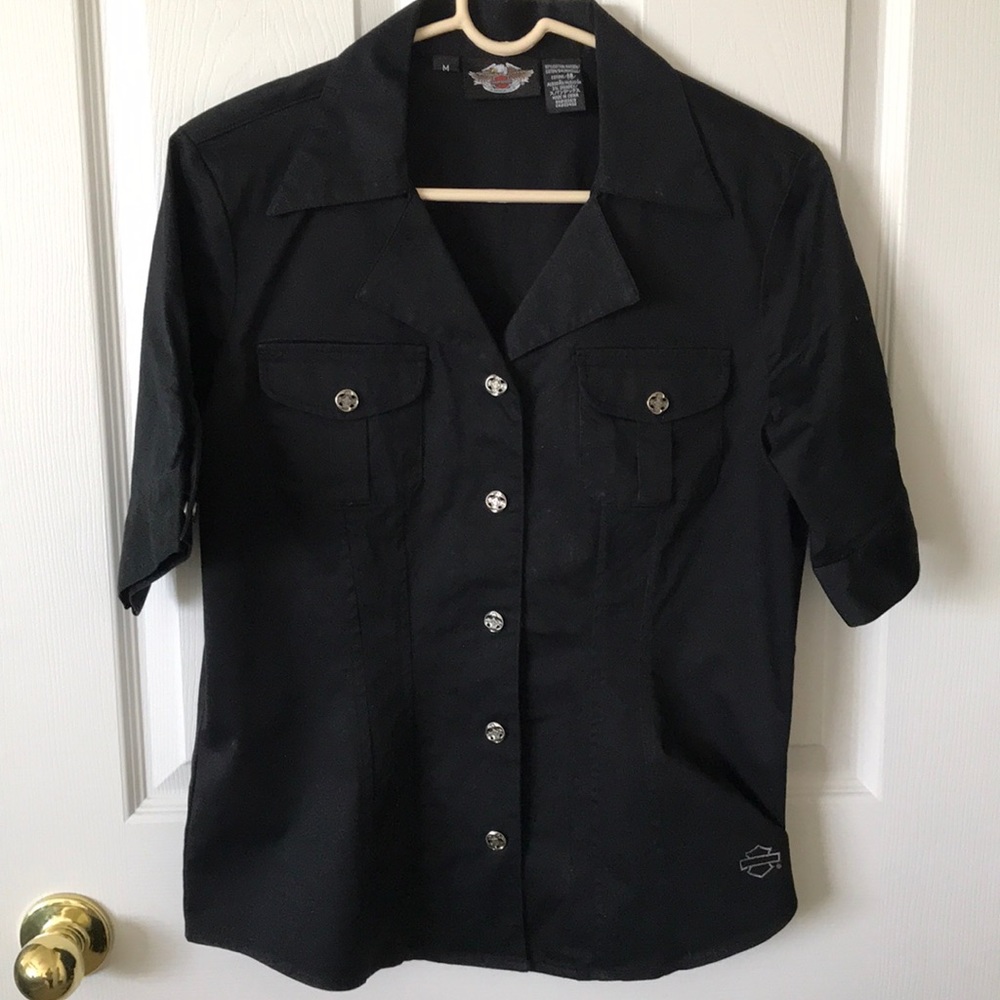 HD Short sleeve button down shirt.